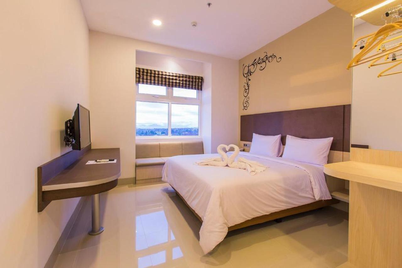 Sparks Odeon Sukabumi, Artotel Curated Exteriör bild