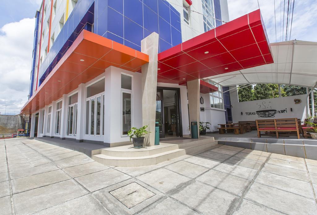 Sparks Odeon Sukabumi, Artotel Curated Exteriör bild